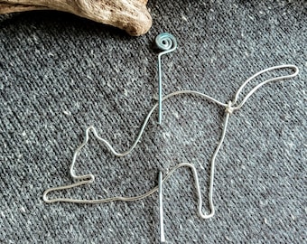 stretching CAT SHAWL PIN for knitters wirework cat lovers wire wrapped