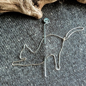 stretching CAT SHAWL PIN for knitters wirework cat lovers wire wrapped