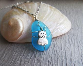 Handmade seaglass turquoise pendant with cat wire wrapped stainless chain