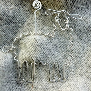 LLAMA SHAWL PIN wirework image 3