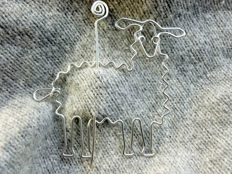 LLAMA SHAWL PIN wirework image 3