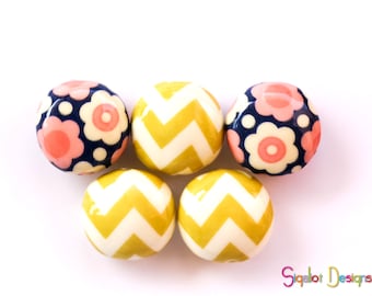 Polymer clay lentil beads - coin beads - Chevron and flowers - Handmade beads ceramic tile style  -chevron beads - 15 mm (5)