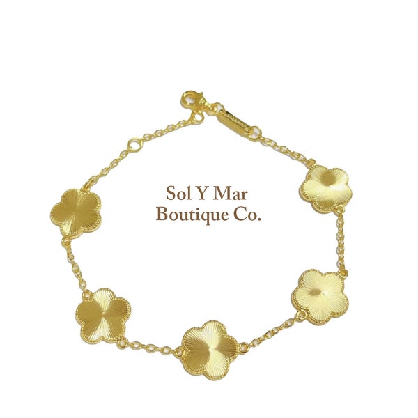 Gold Clover Lucky Delicate Link Bracelet Versatile Design Suitable for Both Casual and Formal Occasions Trendy Versatile Every Day Wear