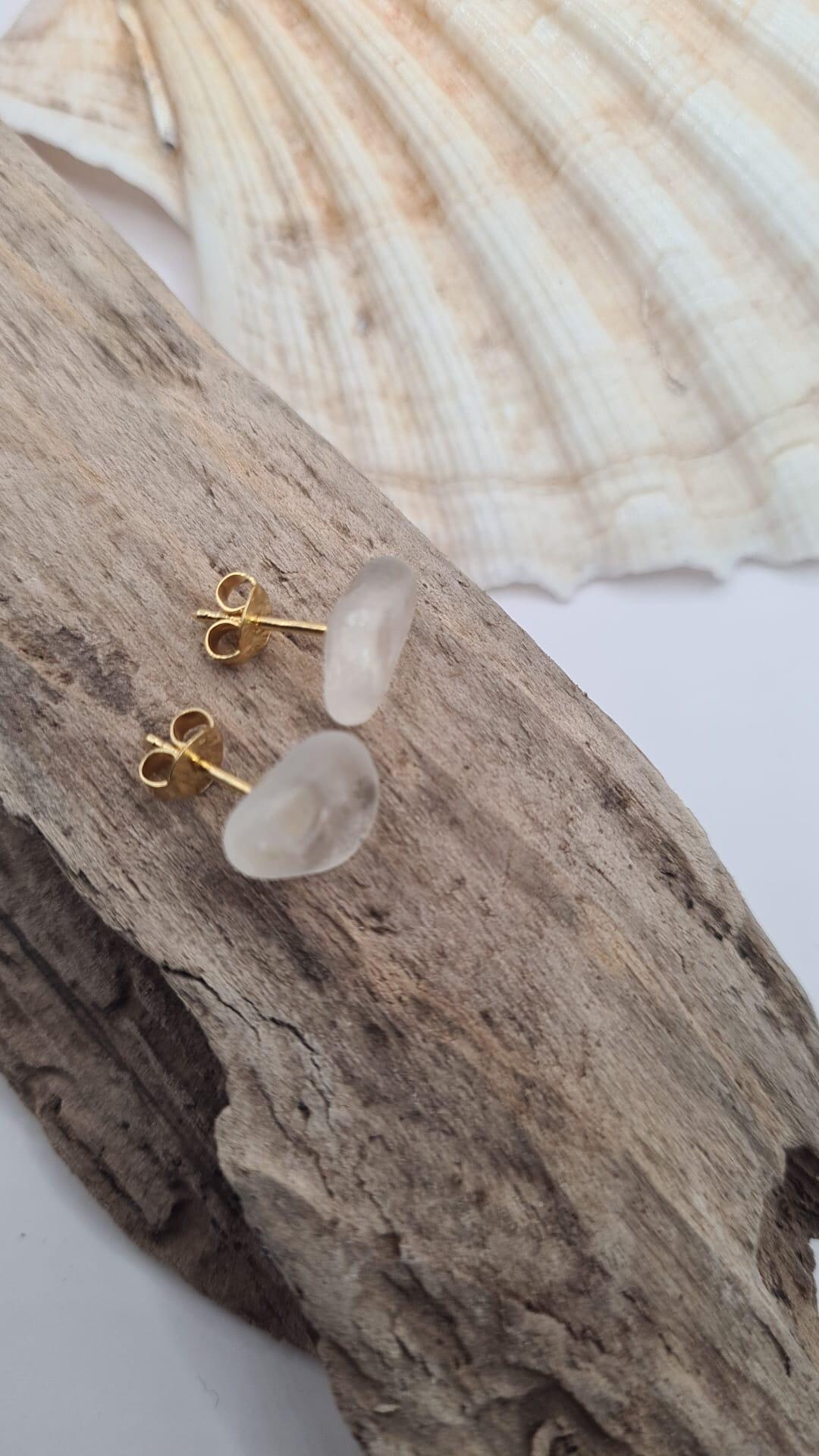 手作りのゴールドシーグラススタッド - Etsy 日本