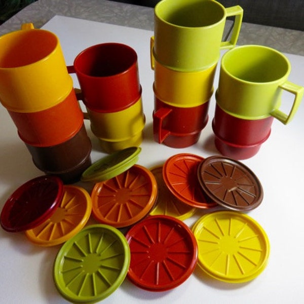 SJK Vintage -- 10 Tupperware Plastic Mugs with 11 Lids. Excellent Barely Used, Harvest Colors Red, Yellow, Green, Orange, Brown (1970s)