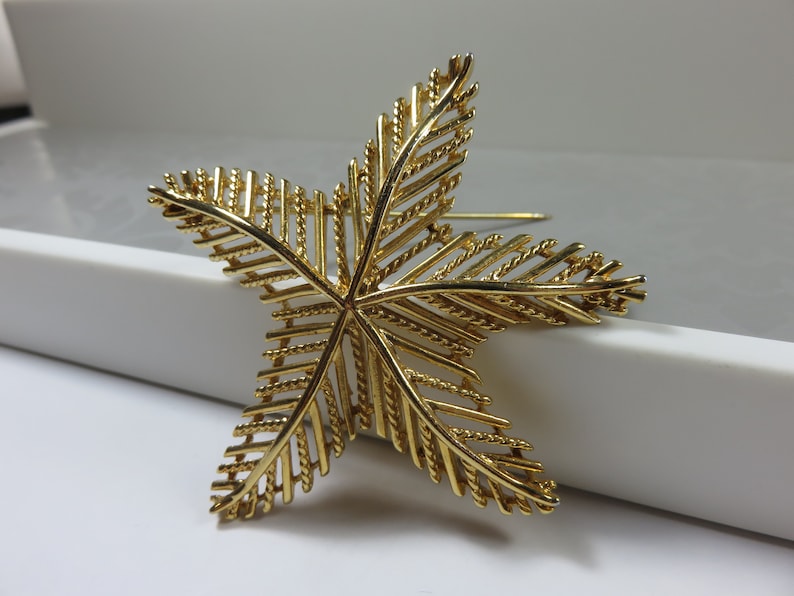 MJent Signed Gold Tone Textured Starfish Brooch Modernist 1970/'s-80/'s SJK Vintage Abstract