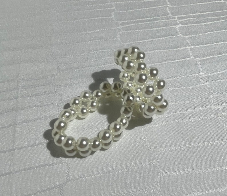 White Pearl Napkin Rings, Set of 4 Napkin holders, Beaded Wedding Napkin Ring, Ivory Pearls and Beads, Dining Room, Handmade, Decor, Gift zdjęcie 4