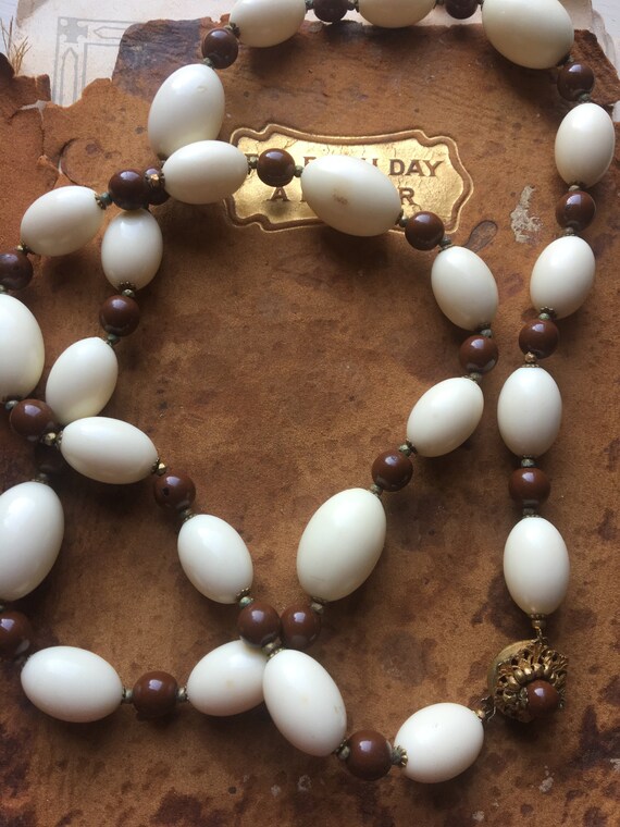 Miriam Haskell White and Brown beaded necklace 195