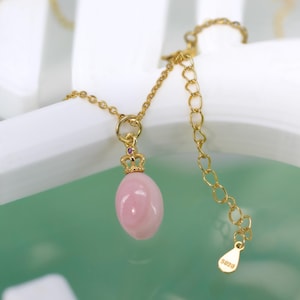 Pink Queen Conch Necklace: Gold-Plated Sterling Silver Floral Charm