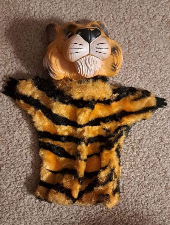 No.a704 1960 HumbleOil ESSO Exxon Tiger