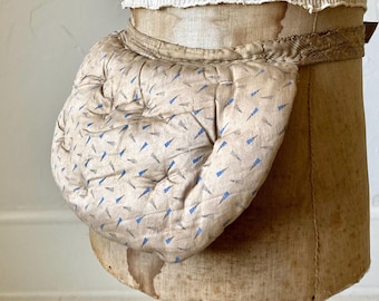 Almohadilla de polisón con relleno de crin de caballo y estampado de algodón primitivo temprano