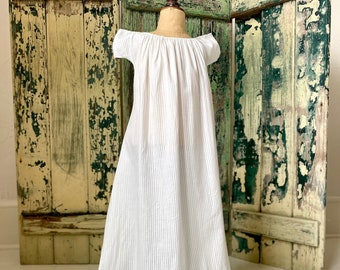 Robe de chambre pour bébé de l'époque victorienne