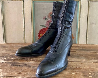 Victorian Lace Up Narrow Boots