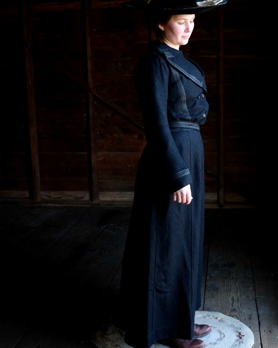 Late Victorian Gibson Girl Black Wool Suit - image 2