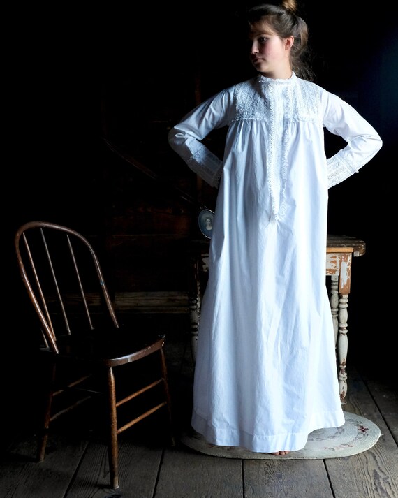 Victorian 1880s Nightgown Size Small