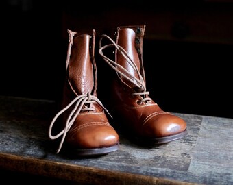 Doctor Holz Children's Lace Up Boots NOS Unused Antique 6-1/2 D