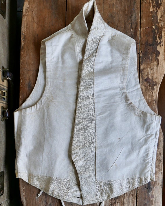 Early 19th Century Gents Silk Waistcoat - image 5