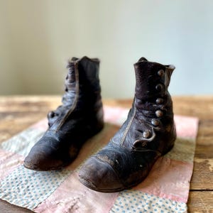 Viktorianische Shabby Distressed Knopfstiefel für Kinder