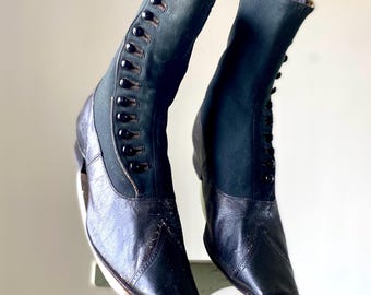 Botas victorianas con botones y punta cuadrada de Santa María, California.