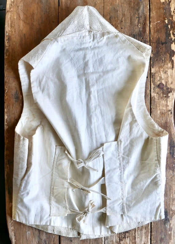 Early 19th Century Gents Silk Waistcoat - image 4