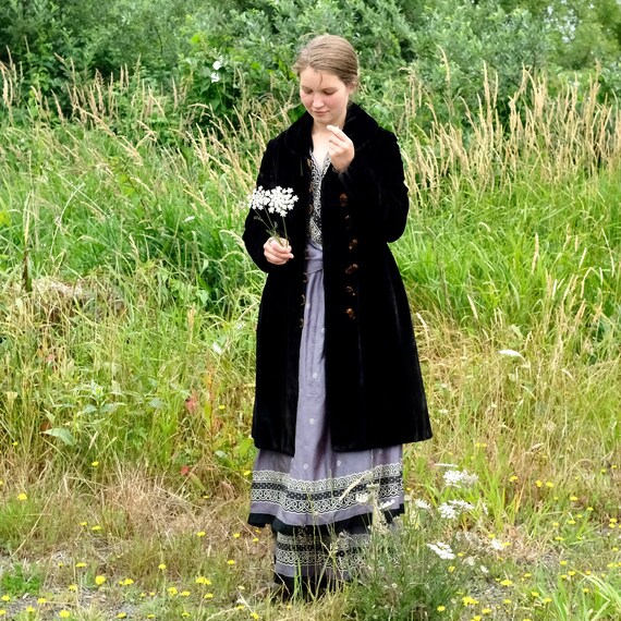 Victorian Velvet Bustle Coat XS