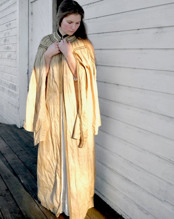 Antique Silk Dupioni Double Cape Cloak With Passe… - image 3