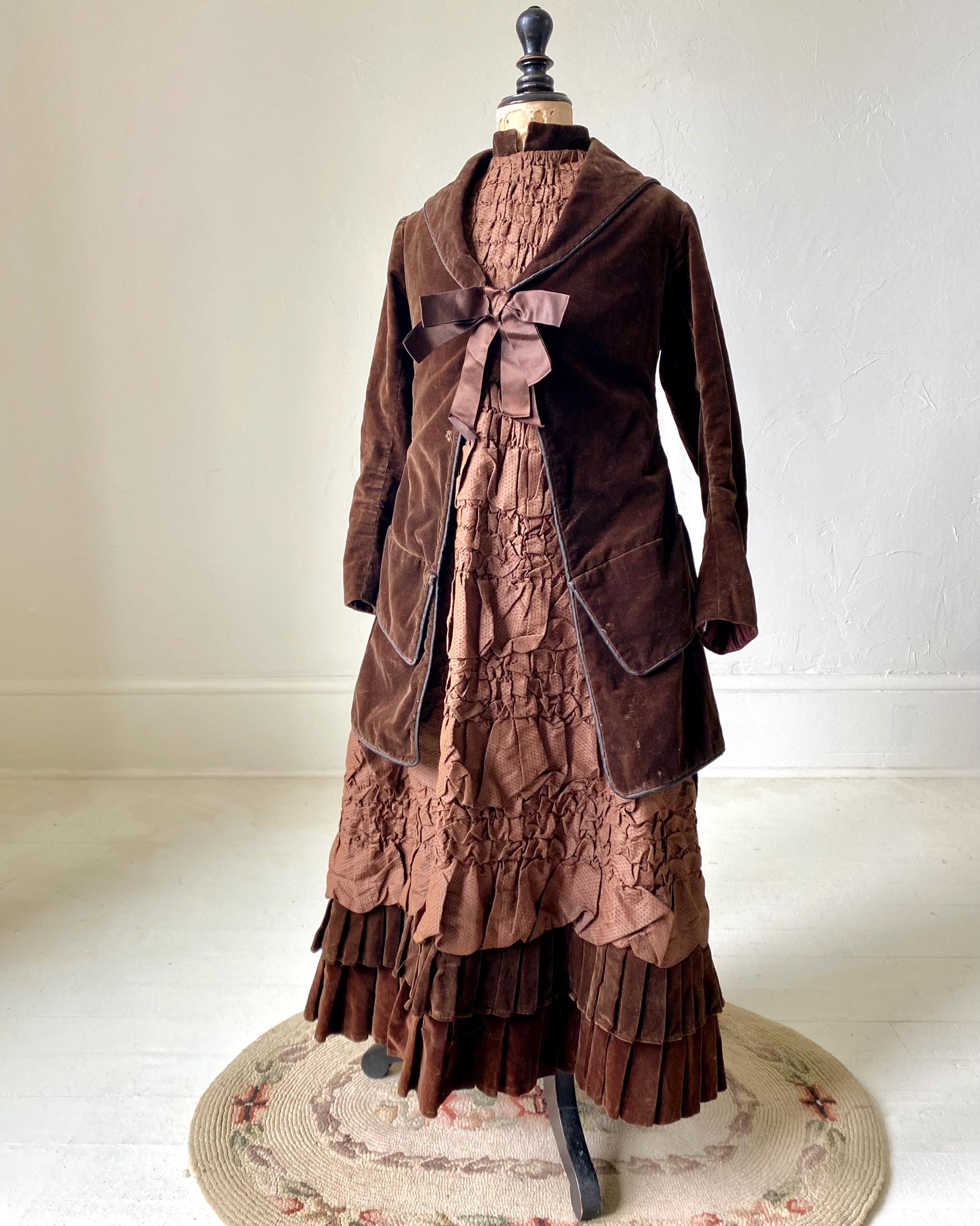 Ensemble robe victorienne pour filles des années 1880