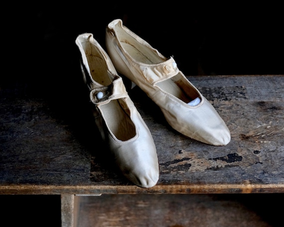 Antique Silk Wedding Shoes