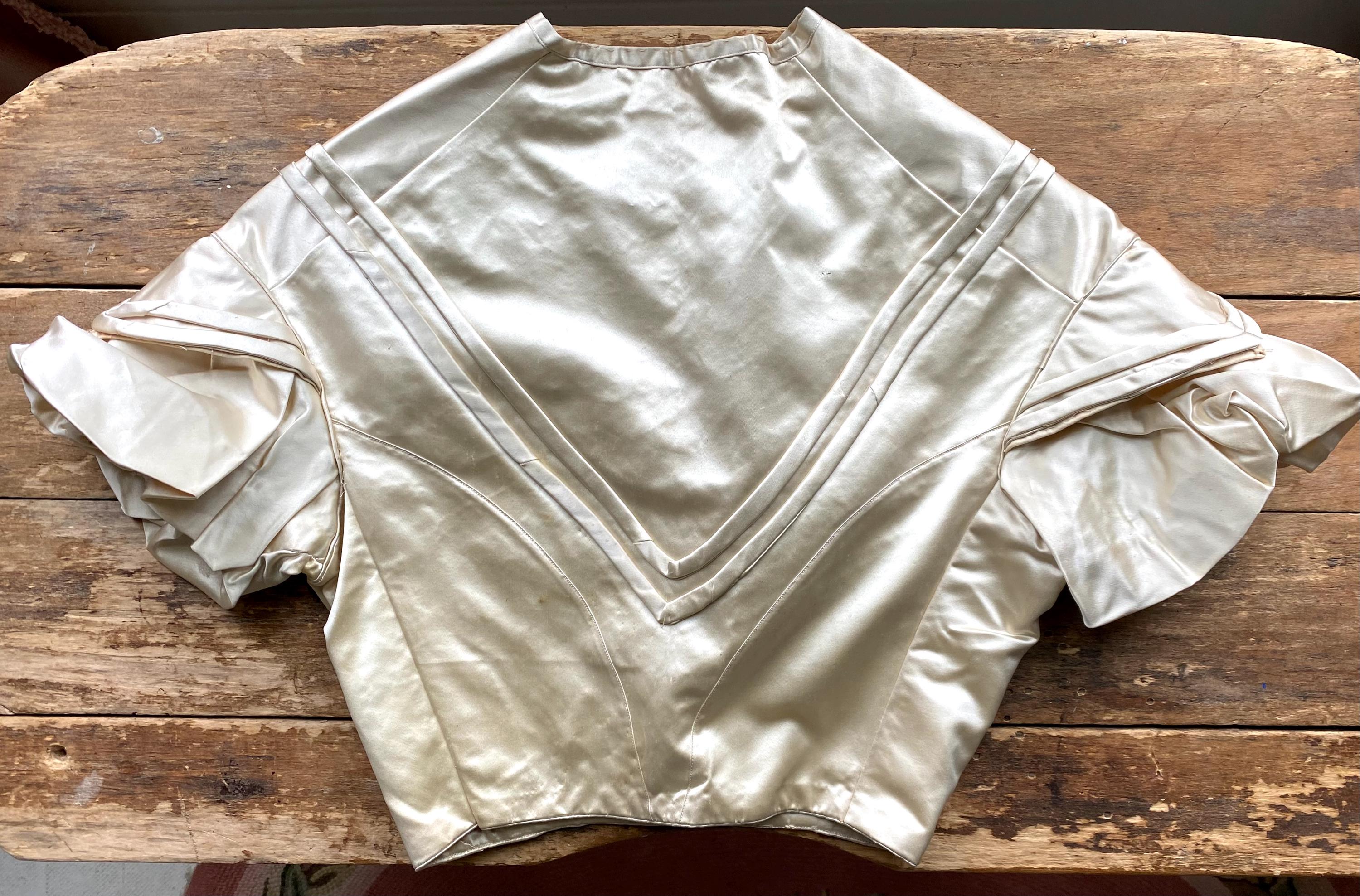 フランスアンティーク　シルクボディス 1850年代のアンティークシルクサテンボディス - Etsy 日本