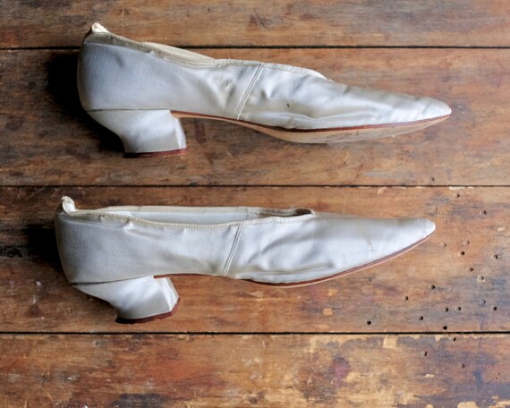 Antique Silk Wedding Shoes - image 4