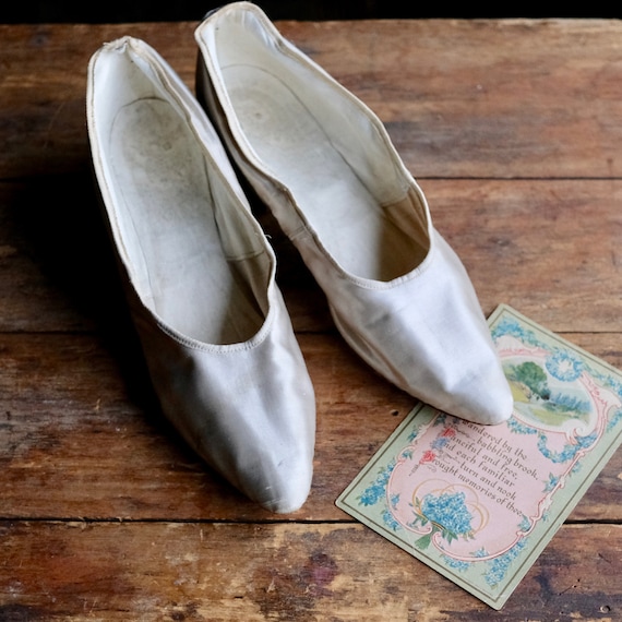 Antique Silk Wedding Shoes - image 1