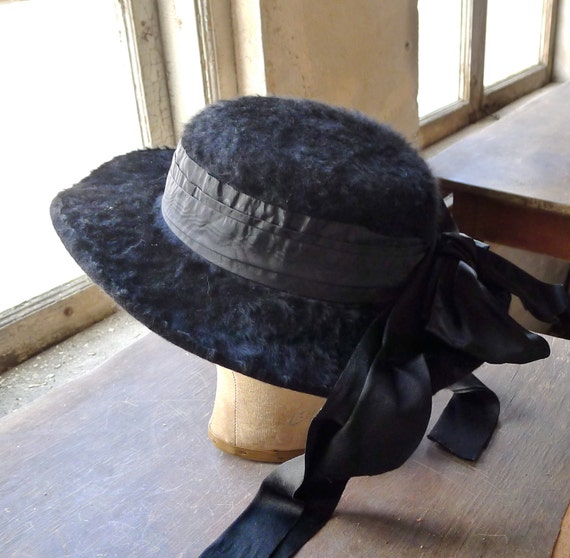 Edwardian Era Merry Widow Hat