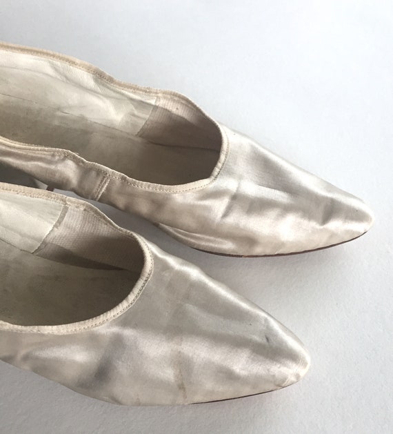 Antique Silk Wedding Shoes - image 9