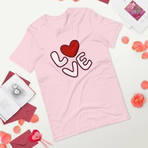 Romantic Love Graphic T-Shirt – Trendy Heart Design – Cute Gift for Her – Aesthetic Casual Tee – Thoughtful Anniversary or Birthday Gift