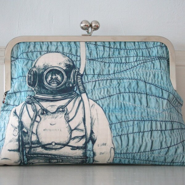 Deep Sea Diver Clutch