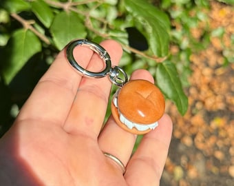 Bagel keychain, handmade clay keychains, food purse charm, silver bag charms, food keyring clip,small gifts for friend,foodie key chain gift
