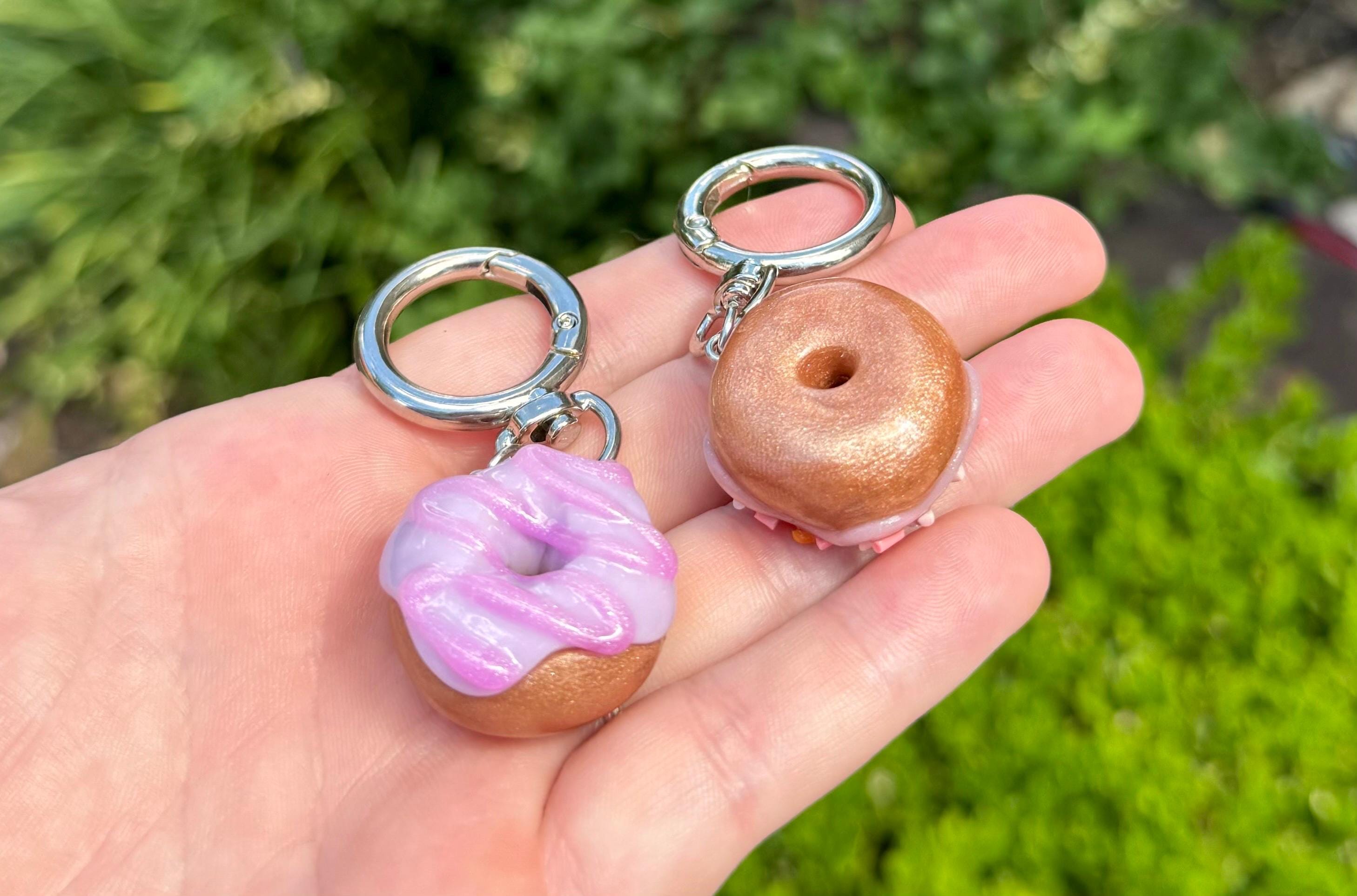 ドーナツキーホルダー、ハンドメイド粘土の食品バッグチャーム（財布用