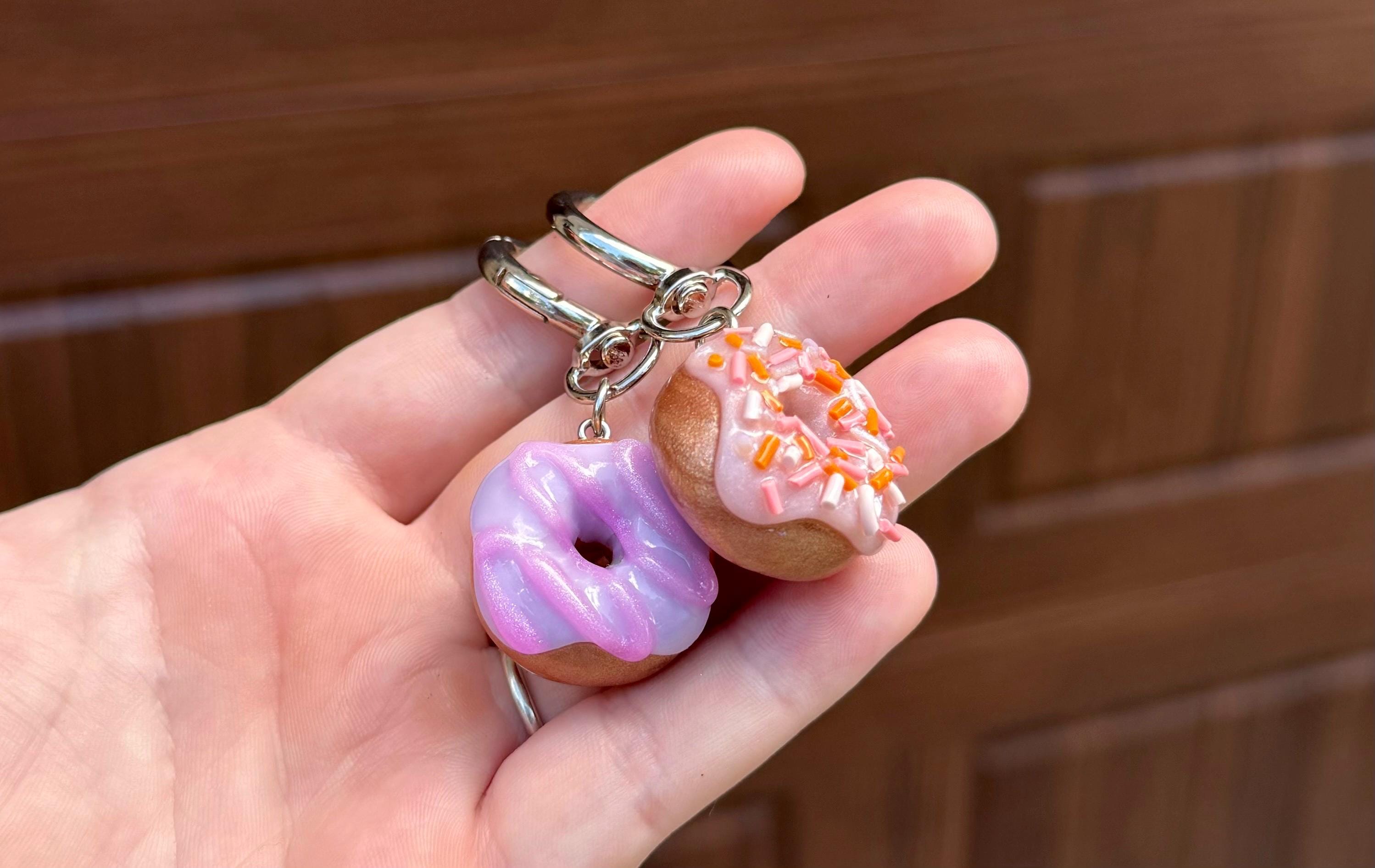 ドーナツキーホルダー、ハンドメイド粘土の食品バッグチャーム（財布用