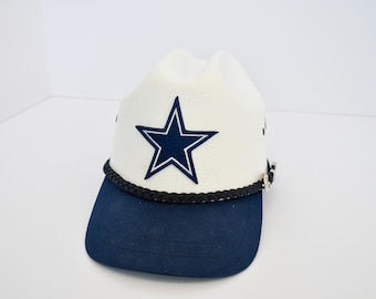 Gorra de vaquero de Dallas: mitad sombrero de vaquero, mitad gorra de béisbol
