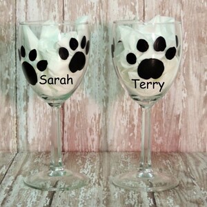 Personalized Paw Print Wine Glasses, Gift for Dog and Cat Lovers, Custom Painted, Birthday Gift, Christmas Gift
