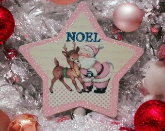Enfeite de Natal rosa retrô kitsch com Papai Noel e renas para árvore de Natal, estilo shabby chic.