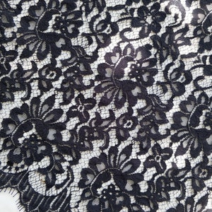 NOBLE NOIR BOUQUET Schwarzer Blumen-Vintage ausgebogter Wimpern-Spitzenstoff für Kleider/Kostüme/Abendgarderobe 102 cm breit