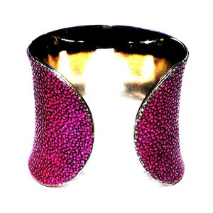 Metallic Genuine Stingray Cuff Bracelet in Magenta image 3