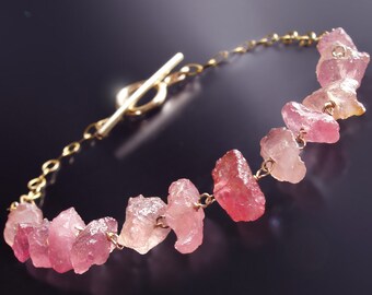 Pulsera de zafiro rosa en bruto y sin cortar