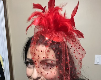 Sombrero Soft Net Fascinator con plumas y cristales