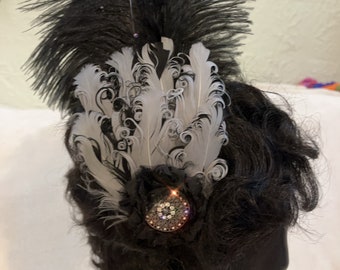 Fascinator Hat Clip con Plumas y Cristales- Medio