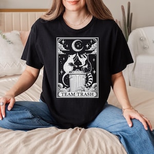 Tarot Karte Vintage Team Trash Crescent Moon Opossum Waschbär T-Shirt, Retro Mystic Animal Tee, lustiges Possum Waschbär Shirt