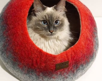 High-Quality Hand-Felted Wool Cat Cave - Modern Pet Bed Cocoon for Cats and Small Dogs - Cozy Felt Bubble Design