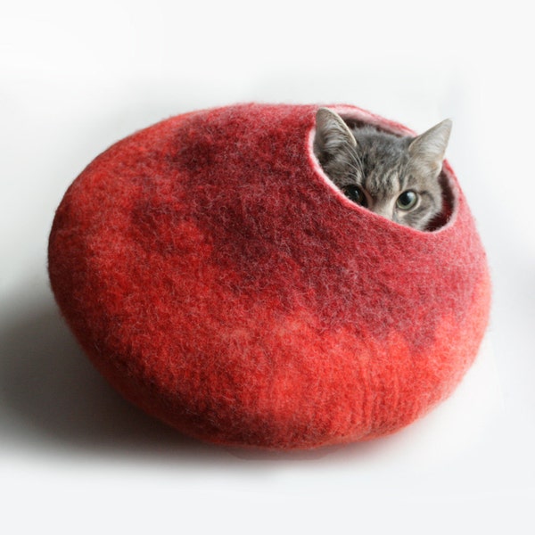 SALE - Last one / Warm Orange Red Felt Cat Cave, Cat Cocoon, Wool Cat Bed, House, Pet Furniture - Hand Felted Wool - Red