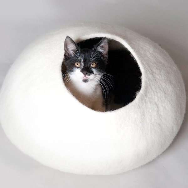 White Felted Pet Bed / Small Dog Bed / Cat Bed / Cat Cave / Kitty Nest / Vessel / Felt Basket / Cuddle Cup - Hand Felted Wool - Crisp Design